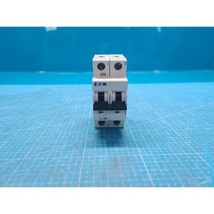 Disjoncteur miniature bipolaire Eaton FAZ-C20/2 d'occasion – Pièces détachées d'équipement semi-conducteur de la génération précédente - Product Image 2