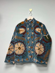 Chaqueta de terciopelo Suzani bordada, chaqueta artesanal hecha a mano, chaqueta Suzani hecha a mano, diseño floral, abrigo corto estilo bohemio, regalo para ella - Product Image 2