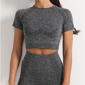 Tenues d'entraînement deux pièces pour femmes, manches courtes, leggings amples, shorts, tenue d'entraînement athlétique d'été, tenue de yoga à manches courtes - Product Image 5