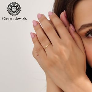 Anillo de Compromiso Minimalista de Plata con Moissanita Corte Cojín y Engaste de Garras, Certificado IGI, Unisex, para Uso Diario - Product Image 2