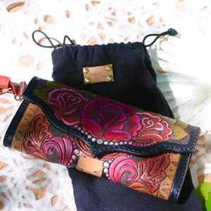 Nueva Cartera de Mano Elegante y Atractiva con Flores Talladas a Mano, 100% Cuero Genuino, Portátil para Dama, con Borde Multicolor Cosido - Product Image 5