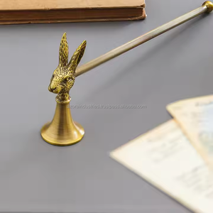 Étouffoir à bougie en laiton vintage de luxe personnalisé avec long manche, décoration d'intérieur écologique, objet de collection - Product Image 5