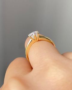 Anillo Iced Jewelz de 1.20 Quilates con Corte Corazón, Chapado en Oro Amarillo de 14K, para Ella, con Certificado IGI, Gran Venta - Product Image 2
