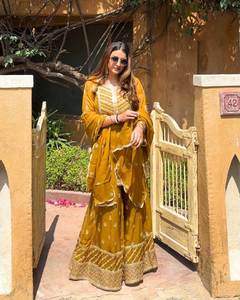 Ensemble palazzo tendance, entièrement cousu et prêt-à-porter, comprenant un haut, un pantalon palazzo et un dupatta, collection de créateurs pour les mariages et les fêtes. - Product Image 4