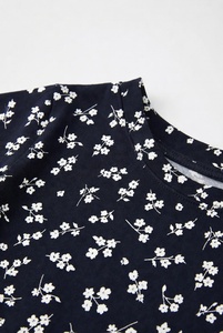 Camiseta Corta Moderna e Informal para Mujer, Corte Cuadrado, Material Suave y Estilo Urbano - Product Image 6