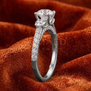 แหวนมอสซาไนต์สามเม็ด ทองคำขาวชุบทองคำชมพู 925 แบบสั่งทำพิเศษ ทรงกลมเจียระไนแบบไล่ระดับ สำหรับวันครบรอบแต่งงาน เครื่องประดับเจ้าสาว ขายส่ง - Product Image 3