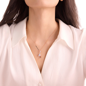 Colgante de compromiso de lujo con diamante cultivado en laboratorio, diseño de onda abstracta, para mujer, en oro de 10K/14K/18K chapado en rodio y plata 925/935 - Product Image 2