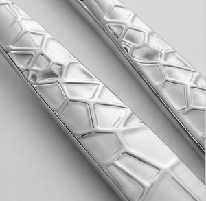Cubiertos de acero inoxidable con diseño moderno, perfectos para bodas y eventos de cenas elegantes. - Product Image 2