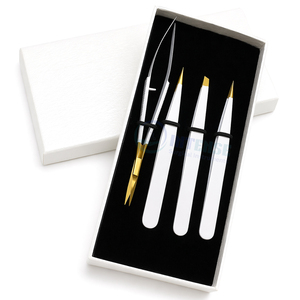 Pinza de Cejas Premium con Recubrimiento de Polvo Blanco, Punta Dorada Inclinada, Pinza de Acero Inoxidable con Tijeras de Resorte para Precisión - Product Image 1