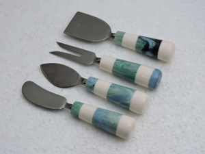 ชุดอุปกรณ์ชีส 4 ชิ้น สแตนเลสสตีล พร้อมด้ามจับเรซิ่น อุปกรณ์เสิร์ฟสำหรับใช้ในครัว - Product Image 3
