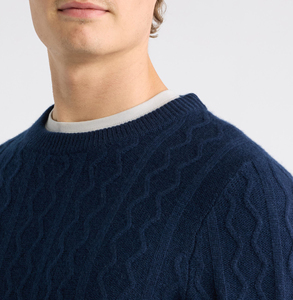 Suéter de punto trenzado azul marino para hombre, cuello redondo, color sólido, manga larga, informal, para otoño - Product Image 4