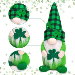 Set di 2 Decorazioni Gnomi per San Patrizio, Ornamenti in Peluche a Forma di Trifoglio Verde Portafortuna per Decorazioni da Tavola e Feste Irlandesi - Product Image 2
