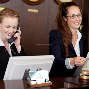 Supports de présentation pour cartes d'invitation en bois de noyer rustique |   Support de numéro de table |   Support photo en bois artisanal - Product Image 5