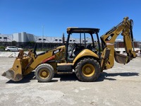 Chargeuse-pelleteuse CAT 420F d'occasion certifiée avec historique de maintenance complet, pièces d'origine, transport en conteneur RORO