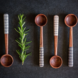 Ensemble de couteaux à fromage avec manche en bois et résine bleue, fourchette de service et spatule en acier inoxydable pour plateau à fromage, pour la maison et la présentation de table - Product Image 6