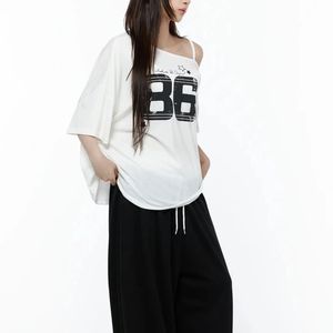 T-shirt blanc à épaules dénudées pour femmes, imprimé graphique numéro 86, manches courtes, bretelles spaghetti, asymétrique, style streetwear Y2K, hauts athlétiques - Product Image 6