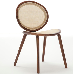 Silla de Comedor Escultural de Madera de Teca con Respaldo Redondeado de Mimbre, Asiento Tejido Natural y Silueta Minimalista Elegante - Product Image 1
