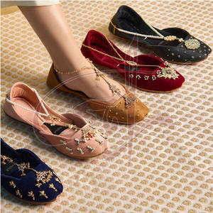 Calzado Khussa para Mujer en Oferta, Gran Cantidad, Tela de Terciopelo Suave, Antideslizante, Entresuela de Cuero Genuino de Alta Calidad, Diseño Moderno - Product Image 5