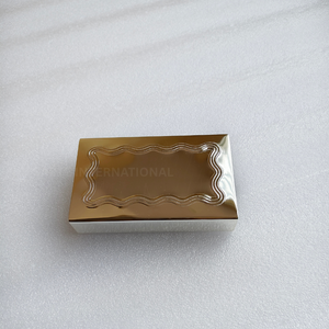 Boîte d'allumettes de sécurité en laiton dorée, moderne et luxueuse, pour mariage, avec logo gravé, personnalisée, écologique, durable et résistante à l'eau - Product Image 6