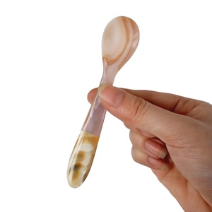 Otras cucharas de Pearl aviar, atomizadas - Product Image 1