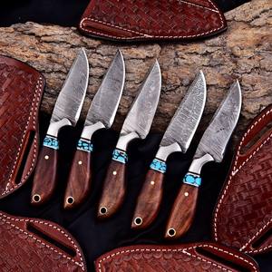 Lote de 5 cuchillos nórdicos Skinner de acero de Damasco, hoja fija, mango de madera, espiga completa, para camping y caza, con funda de cuero OEM - Product Image 1