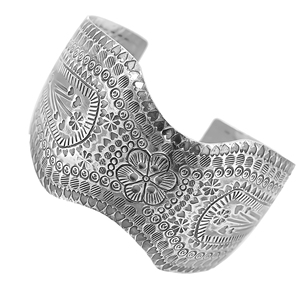 Pulsera de Plata de Ley 925 Hecha a Mano Silver Mountain con Grabado Floral en Espiral, Diseño de Doble Cara, Estilo Kada - Product Image 3