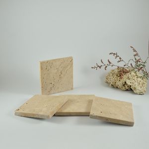 Ensemble de sous-verres en travertin de haute qualité avec une finition en pierre élégante pour la décoration de la maison de luxe et les accessoires de table - Product Image 1