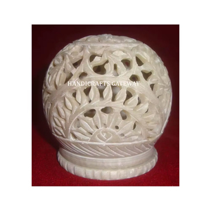 Bougeoir traditionnel de haute qualité en stéatite naturelle sculptée à la main avec forme florale et design de feuille au meilleur prix - Product Image 3