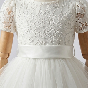 ชุดเดรสเด็กผู้หญิง Elysian Ivory ผ้าซาตินเนื้อแน่น แต่งลูกไม้ลายดอกไม้ ดีไซน์หรูหรา ความยาวระดับเข่า ทรงบอลกาวน์ ซับในนุ่ม คุณภาพสูง ผลิตในเวียดนาม ODM - Product Image 2