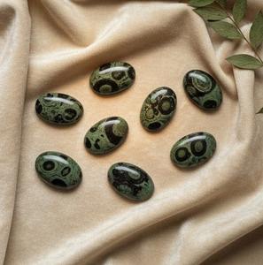 Venta al por Mayor de Cabujones de Jaspe Kambaba, Piedra Verde Natural en Forma Ovalada, Redonda y de Pera, Suministro para Joyería - Product Image 1