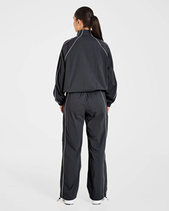 Top Wholesale Solid Plus Size <b>Retro</b> Women's Custom Summer Sporty Black <b>Tracksuit</b> Jacket & Jogger Set Lightweight & Breathable - Product Image 2