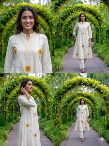 Ensemble haut et pantalon ethnique pour femme PLAZZO Kurta, VISHNU K DESIGNS, en coton, broderie au fil, tenue de soirée formelle, séchage rapide, toutes saisons - Product Image 3