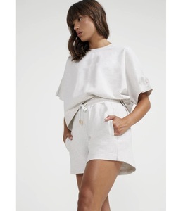 Conjunto deportivo de 2 piezas para mujer, colorido y sólido, de secado rápido, camiseta de yoga y pantalones cortos elásticos de cintura alta para gimnasio y fitness. - Product Image 4