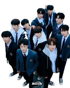 Photocard Premium KQ K-POP [House of Tricky Doorbell Ringing] xikers 1er Mini Álbum Versión Aleatoria CD Photobook Oficial de Corea - Product Image 1