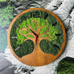 นาฬิกาแขวนผนังไม้ดีไซน์เฉพาะตัว ประดับมอสคงรูป ไม่มีเสียงติ๊ก นาฬิกาแขวนผนังทำจากมอสและไม้สั่งทำพิเศษ นาฬิกาลายพฤกษศาสตร์ ของขวัญสำหรับตกแต่งบ้าน - Product Image 1