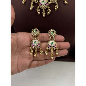 Indian Ethnic Nalini Heritage <b>Gold</b>-Plated Steel Bridal Necklace & Earring <b>Set</b> - Product Image 4