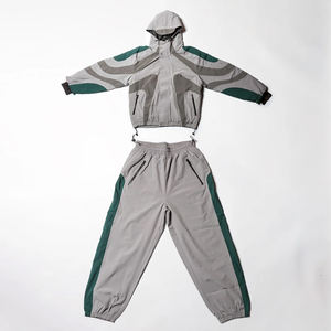 Conjunto Deportivo Cortavientos con Capucha, Casual, Holgado, Impermeable, Sublimado, Ligero, de Dos Piezas, Chaqueta con Cordón Ajustable y Pantalones de Corte Regular - Product Image 6