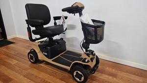 NUEVO ORIGINAL Scooter Eléctrico para Exteriores Pride Mobility - TAN - Caja Abierta, Disponible en Stock - Product Image 2
