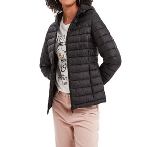 Chaqueta de Plumón Ligera Impermeable con Capucha para Mujer, Negra, Corte Ajustado, Abrigo Acolchado Cálido de Invierno, Ropa de Exterior Elegante, Nueva Tendencia - Product Image 1