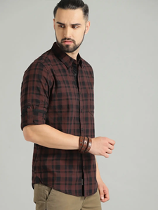 Chemise à carreaux à manches courtes pour homme, coupe classique, motif tissé décontracté, style à carreaux noirs et rouges - Product Image 2