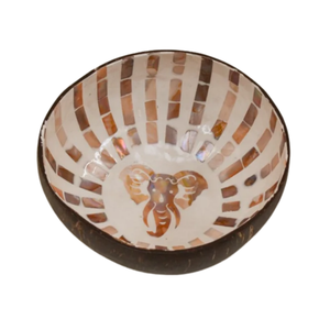 Vente en gros de bols en noix de coco gravés de haute qualité, durables, uniques, artisanaux, polis, écologiques, modernes et zen - Product Image 2