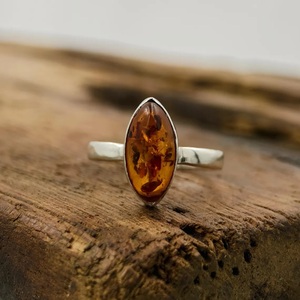 Bague ovale en ambre baltique et argent sterling 925 pour elle, bijoux fins, bijoux faits à la main - Product Image 3