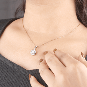 Collier pendentif halo en or 14 carats avec diamant rond de laboratoire de 0,99 carat total, diamant central de 5,80 mm, bijoux en or fin de luxe pour mariage - Product Image 1