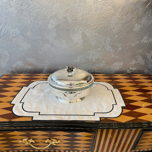 Casserole en acier inoxydable de qualité supérieure avec couvercle |   Ustensiles de cuisine durables de qualité alimentaire pour la cuisson, le stockage et le service de plats chauds - Product Image 1