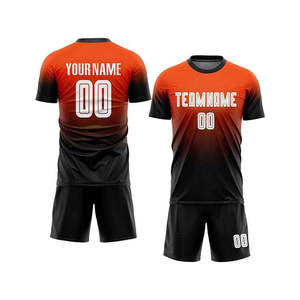 Camiseta de Fútbol para Hombre, Degradado Naranja y Negro, Manga Corta, Cuello Redondo, Poliéster que Absorbe la Humedad, Corte Regular, Ropa Deportiva para Adultos - Product Image 1