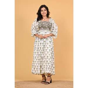 Robe longue maxi en coton indien faite à la main pour femme, style bohème, smockée, pour l'été, tenue de soirée, écologique, respirante, à manches évasées - Product Image 1