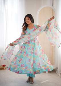 Conjunto de Vestido Anarkali de Organza Fendy Elegante para Mujer con Dupatta, Estilo Fiesta, Bordado, Sin Arrugas, Reversible, Estampado Floral - Product Image 3