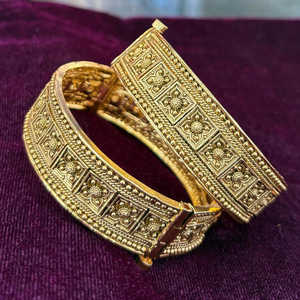 Juego de brazaletes finos chapados en oro que se pueden abrir 10581367GL - Product Image 1