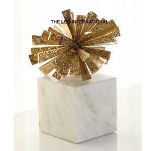 Décoration de maison de luxe, sculpture dorée, accessoires de décoration d'intérieur, pièce maîtresse sur socle en marbre - Product Image 1