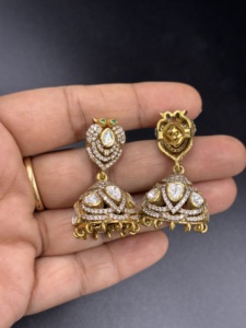 Pendientes Jhumka de Plata de Ley con Forma de Campana Vintage, Diseño de Pájaro, Ojos de Piedra Verde, Chapados en Oro para Bodas - Product Image 4